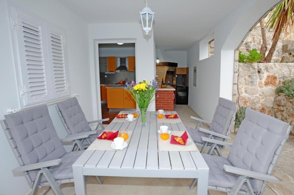 Holiday Home Odiseja Slano Kültér fotó